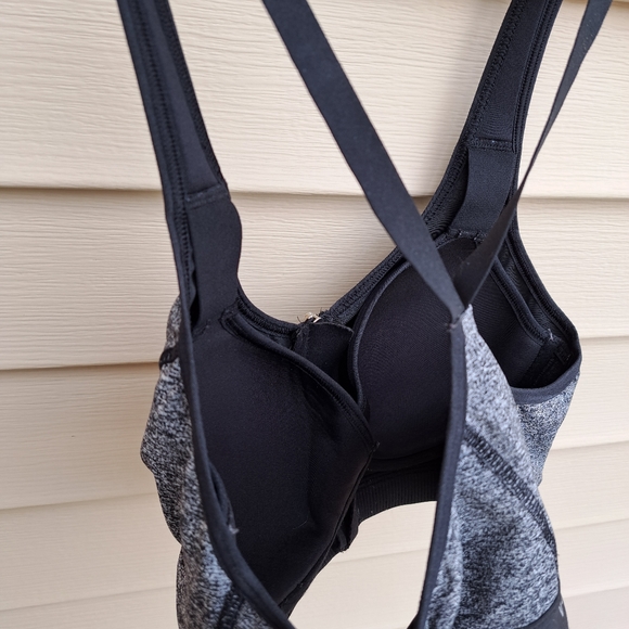 Victoria Secret VSX Sports Bra - Picture 5 of 5
